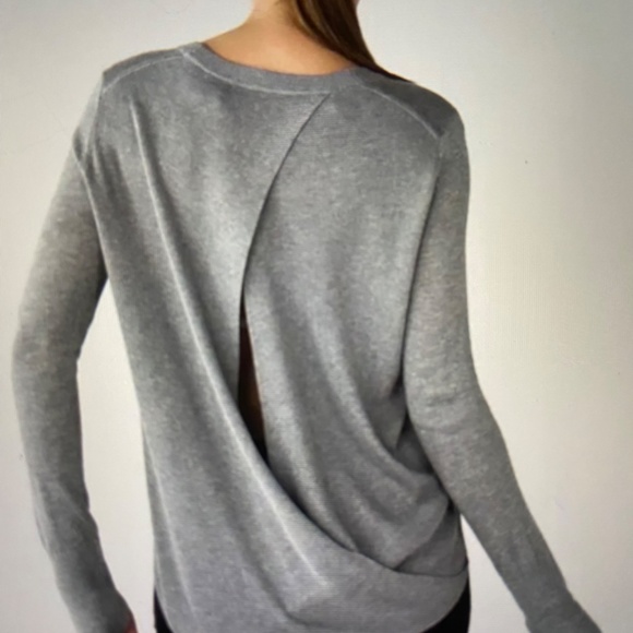 Lululemon Gray Long Sleeve Bring it Back Bend Sweater w/ Thumb Holes 6 8 ? - Picture 11 of 11